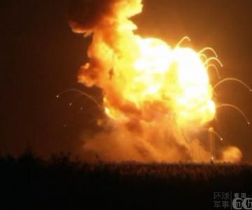 美国飞船爆炸　宛如一个大礼花
