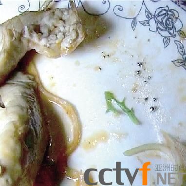 孕妇吃干锅肥肠吃出水银 10分钟后鼻子流血