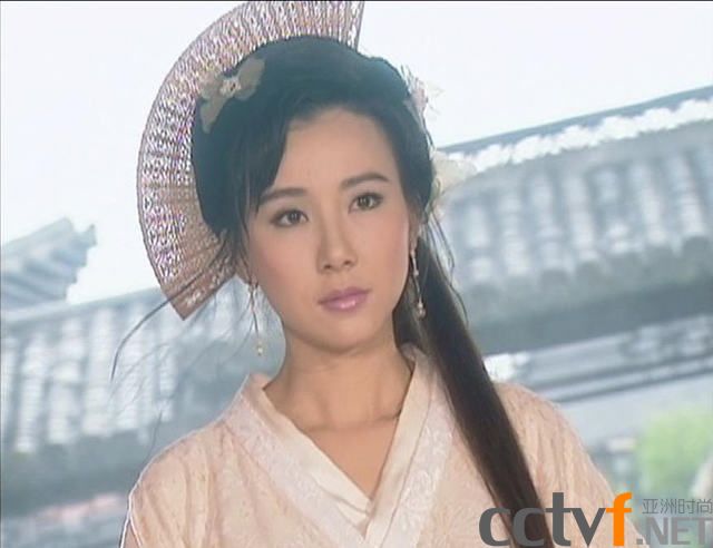 但印象最深刻的是《小李飞刀》，仅凭林诗音就够怀旧的楼主待见一辈子了