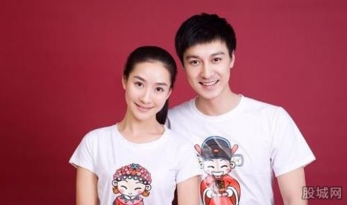 陶昕然被灌醉扒衣图回顾 陶昕然老公何建泽个人资料曝光是富二代吗3