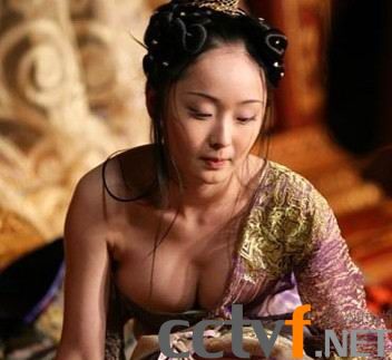拼上位不惜脱光衣服全裸却也没红的女星