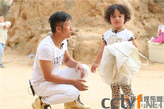 邹市明、邹明轩父子