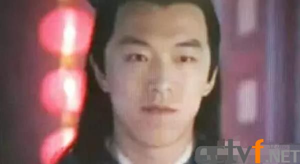 黄渤年轻旧照曝光 颜值爆表秒杀小鲜肉