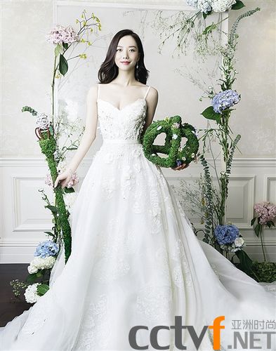 王珞丹婚纱造型曝光薄纱映衬下唯美优雅（图）