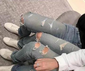 豆得儿王思聪难道真成了？ 不仅坐大腿还晒钻戒