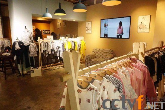 Petit Bateau 小帆船XJean Jullien胶囊系列中国首发