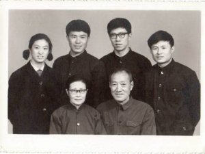 女作家洁心：多彩人生《忆长安》
